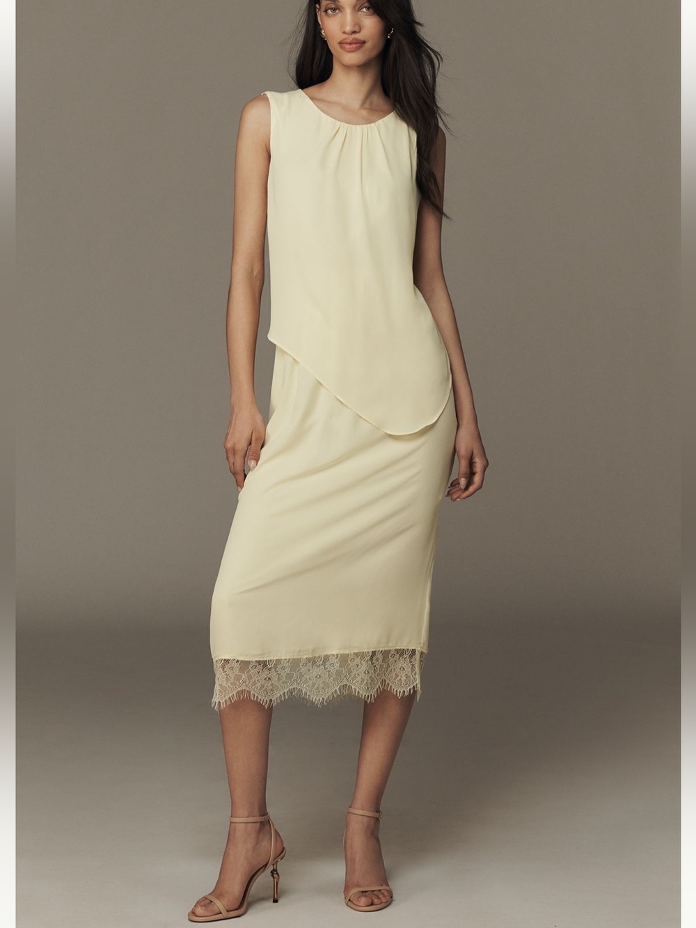 Exquise Sleeveless Layered Chiffon Midi Dress